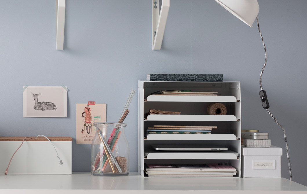 IKEA - 3 ways to organize your desk